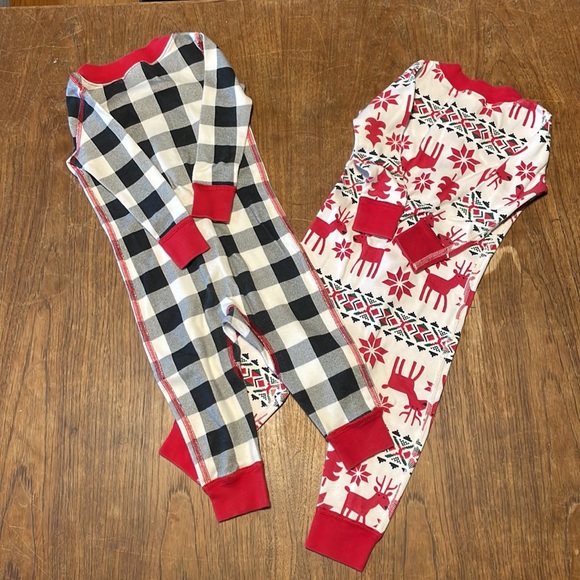 Two sets of Hanna Andersson Christmas Pjs, 18-24 months - Picture 2 of 4